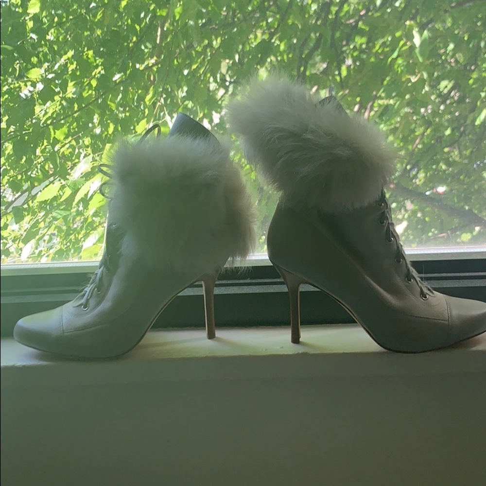 Anne Taylor booties